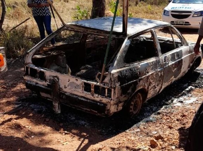 Jovem de 23 anos Ã© encontrado carbonizado dentro de carro queimado, em UruaÃ§u