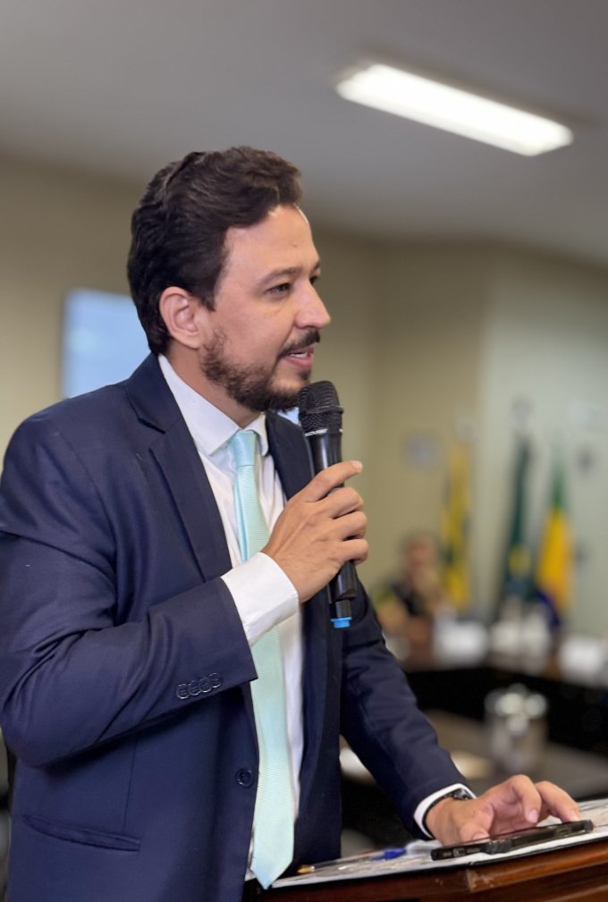 Prefeito Allan Xavier herda dívida de R$ 22 milhões e começa a pagar pendência em Crixás