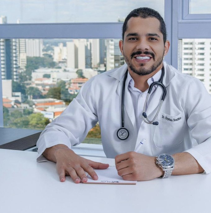 Filho de Crixás, o jovem médico Chrystiano Bonifácio, é destaque em São Paulo