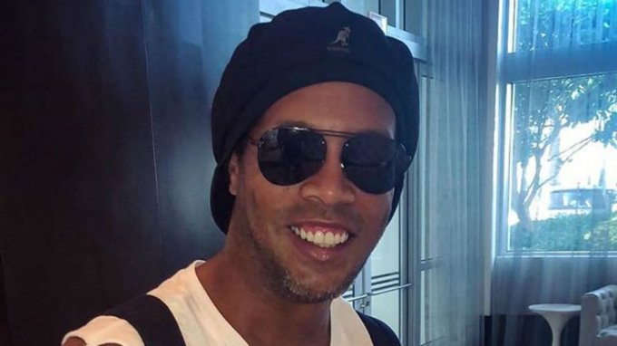 Ronaldinho GaÃºcho e Rivaldo podem ser punidos pelo Barcelona por apoio a Bolsonaro