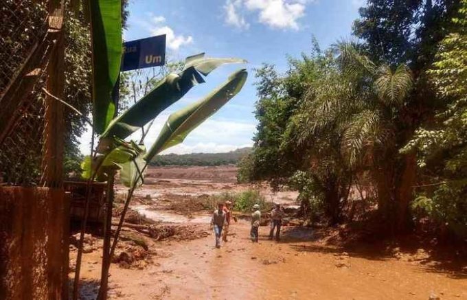 Rompimento de barragem da Vale em MG deixa possÃ­veis vÃ­timas, segundo os bombeiros