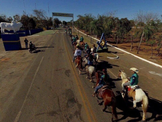 TradiÃ§Ã£o e fÃ© movem cavaleiros e amazonas